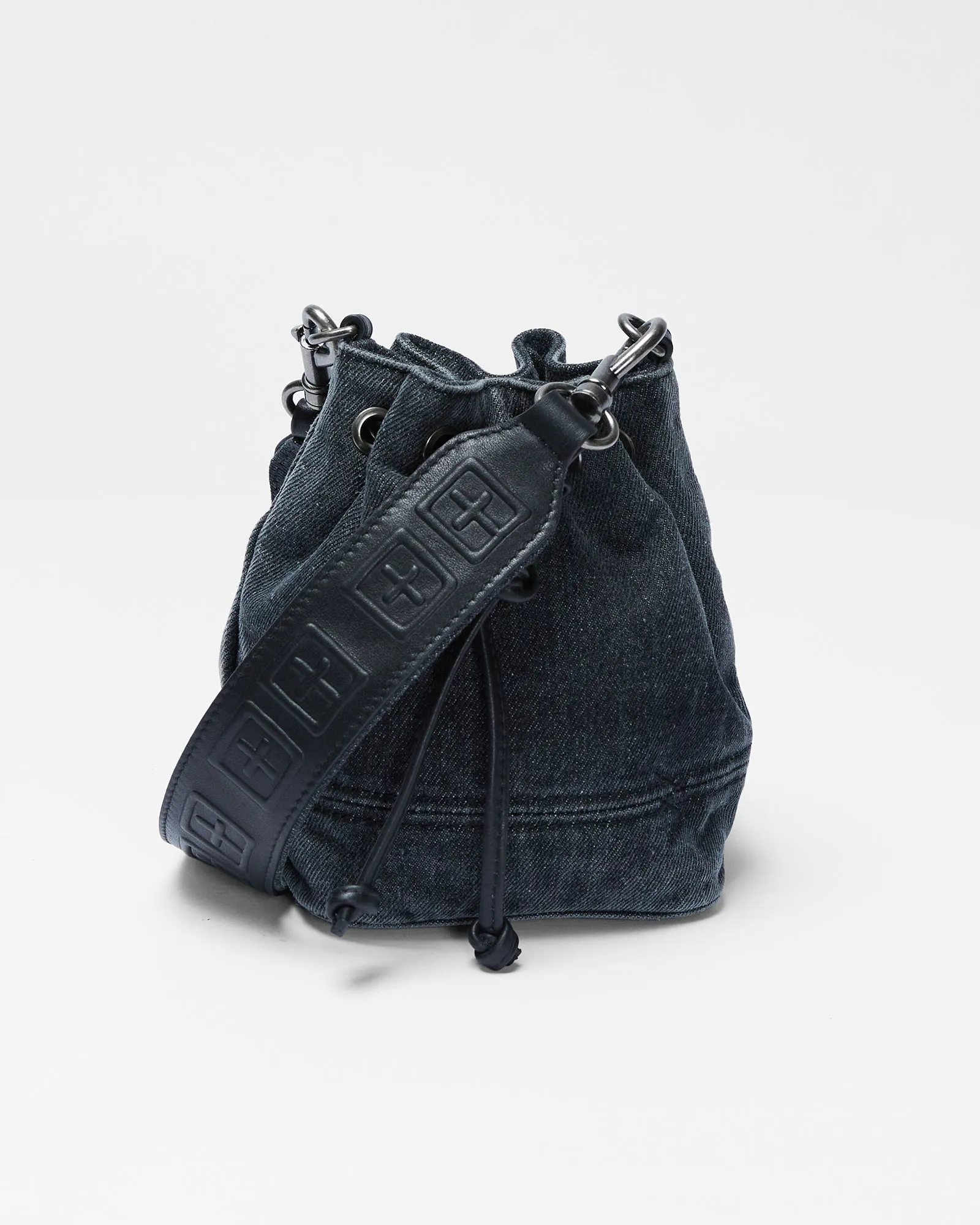 BOX CROSS BUCKET BAG ANGST