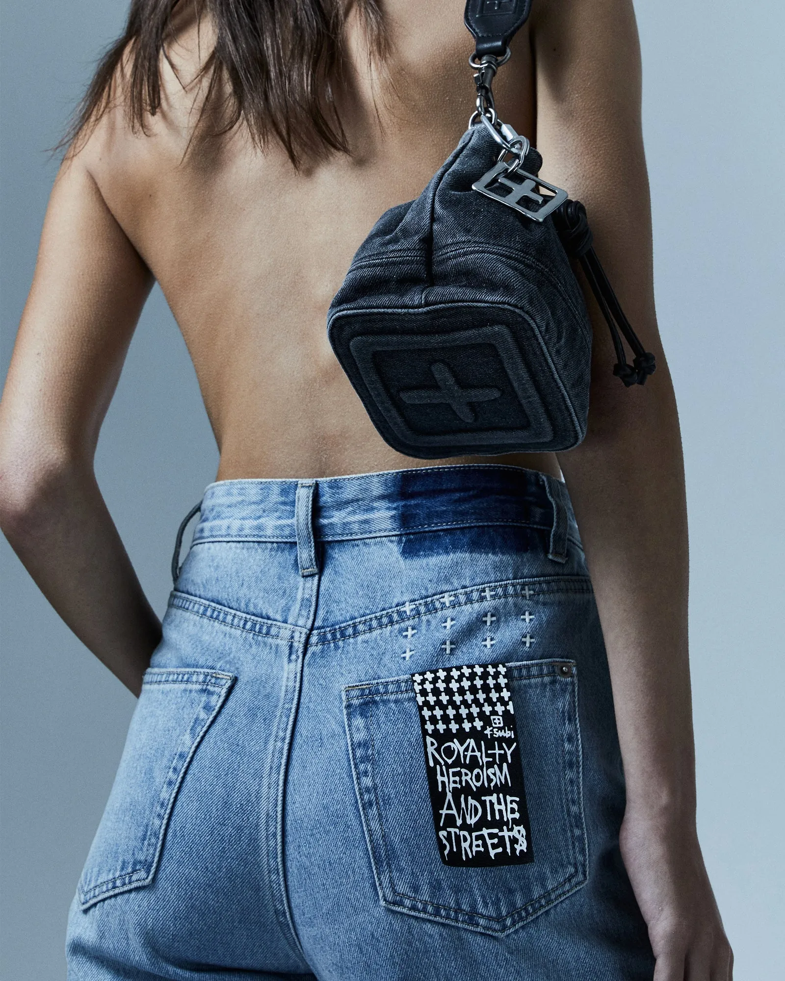 BOX CROSS BUCKET BAG ANGST