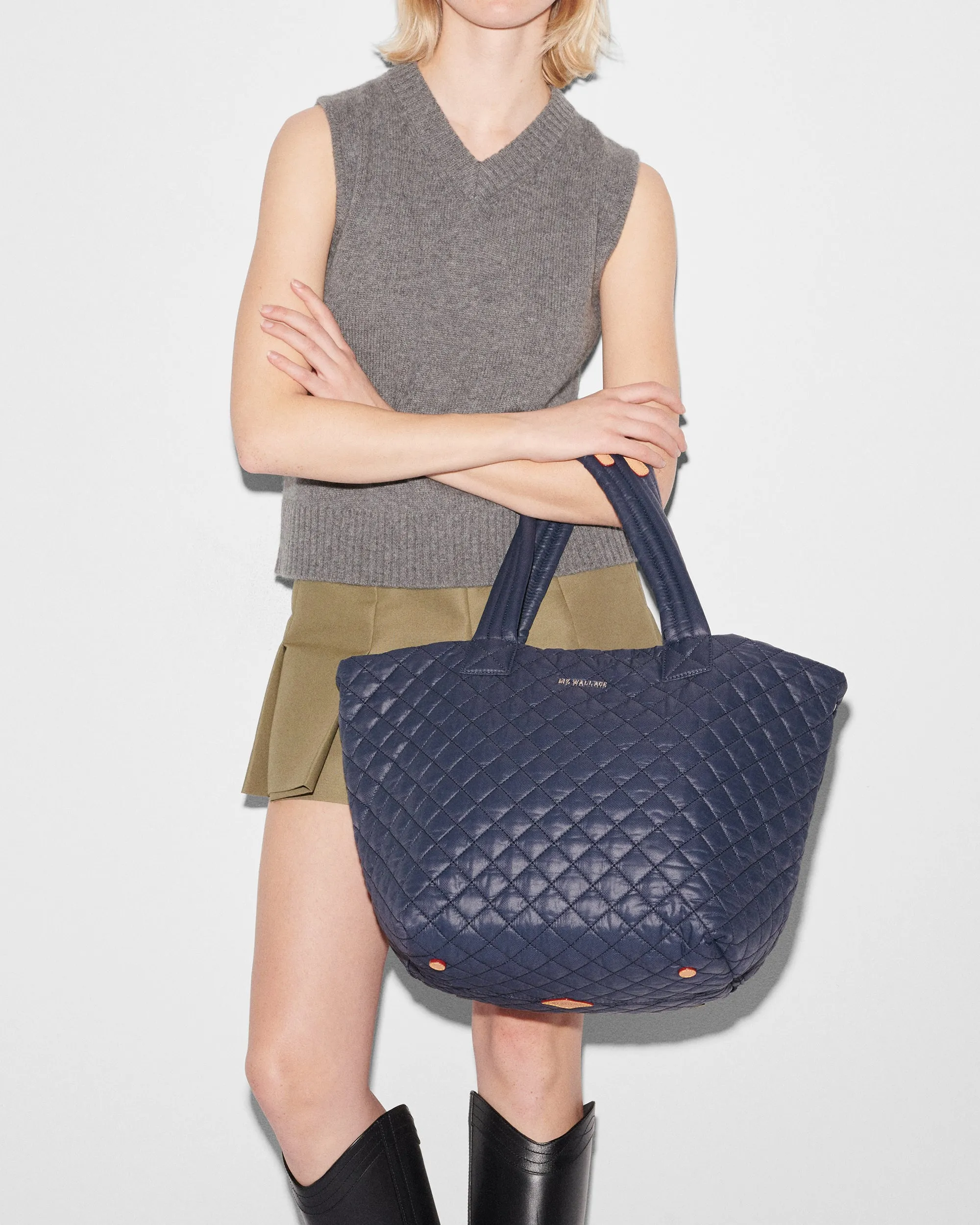 Dawn Medium Metro Tote Deluxe