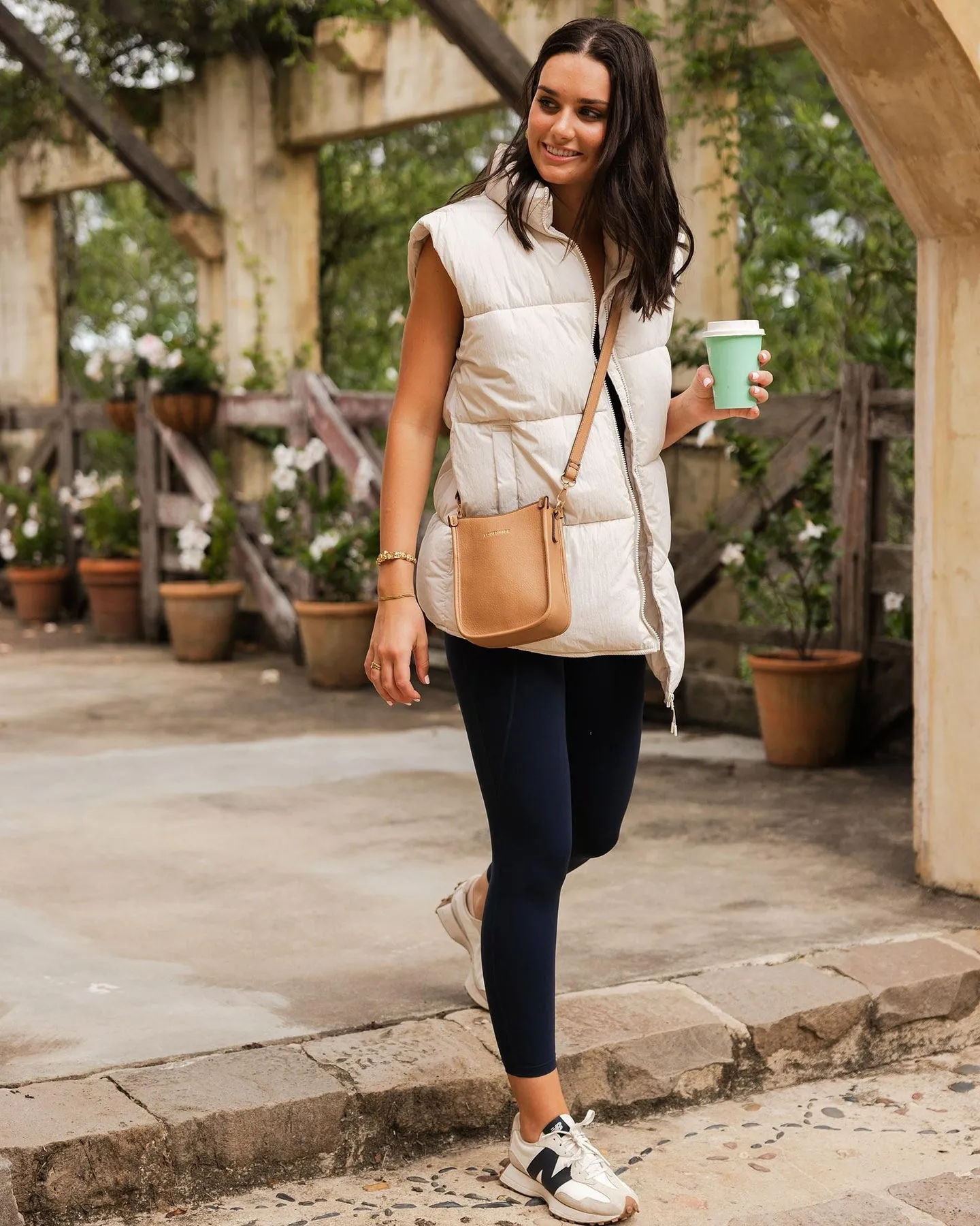 Louenhide Parker Phone Crossbody Bag Camel