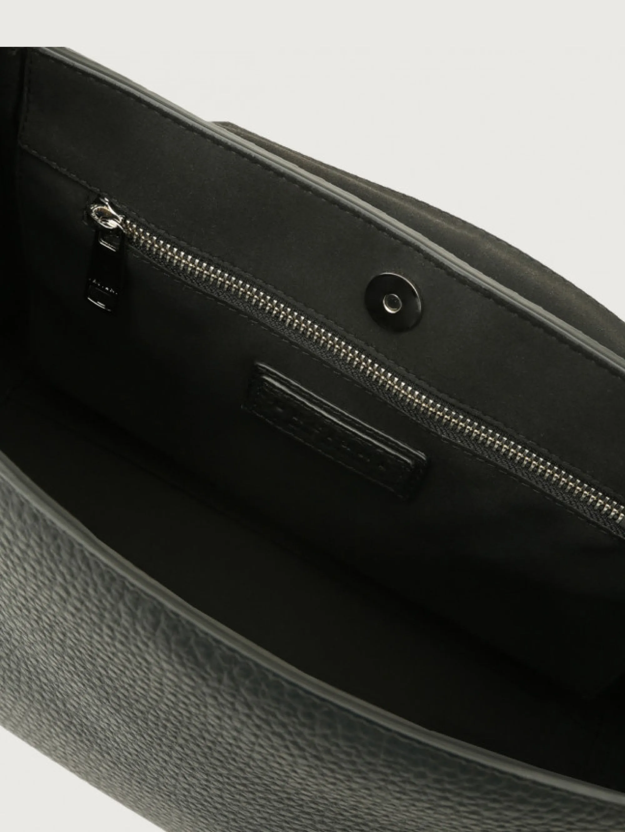 Medium Shoulder Bag Black